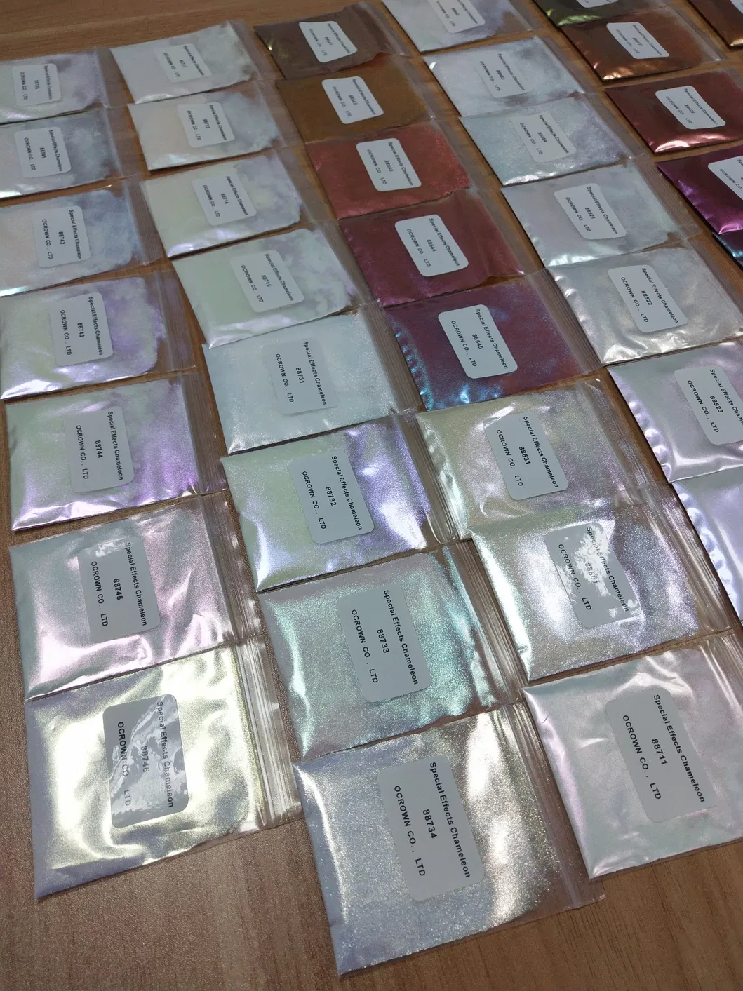 Chameleon Effect Eyeshadow Pigment Powder Cosmetic Color Shift Pearl Powder for Makeup